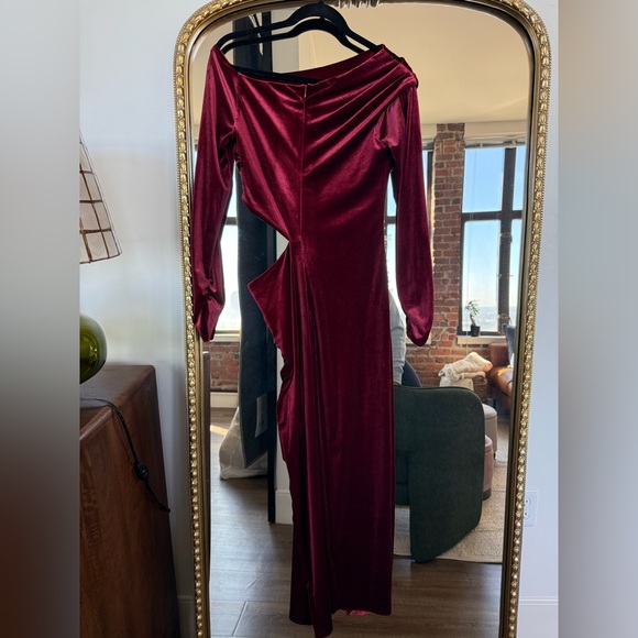 Zara Deep Red Velvet Long Sleeve Dress - Picture 6 of 7
